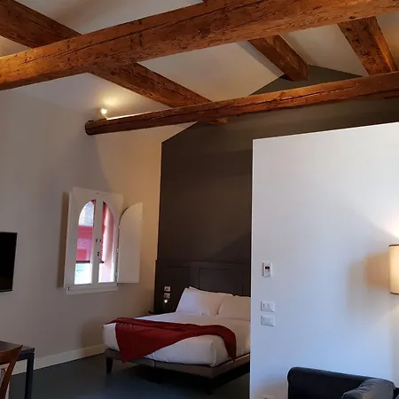 Aparthotel Almarossa 4*