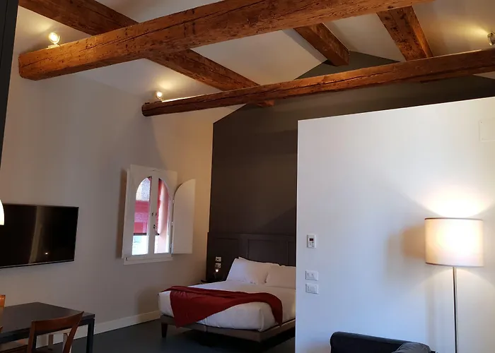 Aparthotel Almarossa 4*