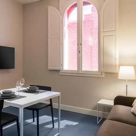 Almarossa アパートホテル ボローニャ