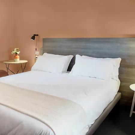 Almarossa アパートホテル ボローニャ