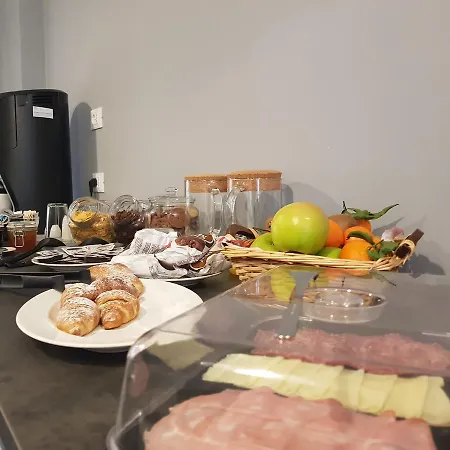 アパートホテル Almarossa ボローニャ