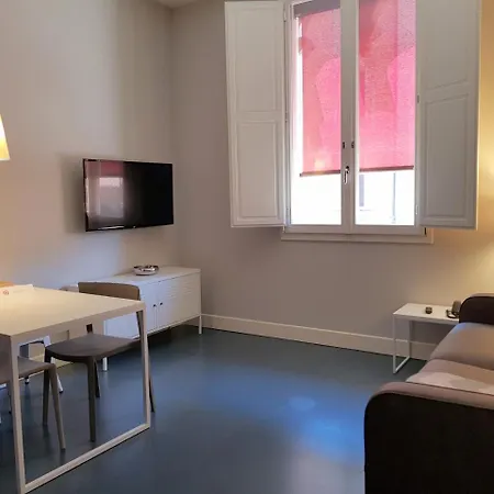 アパートホテル Almarossa ボローニャ